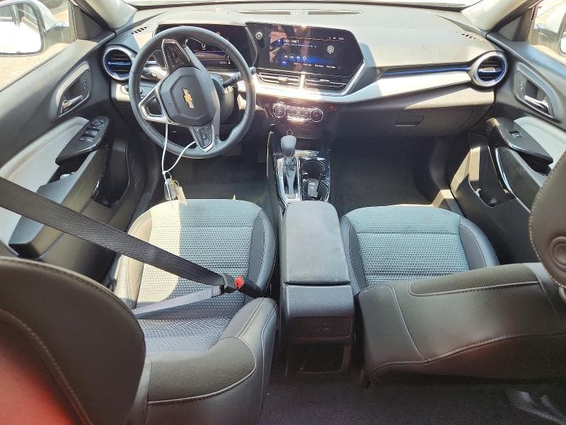 2025 CHEVROLET TRAX 1LT 8