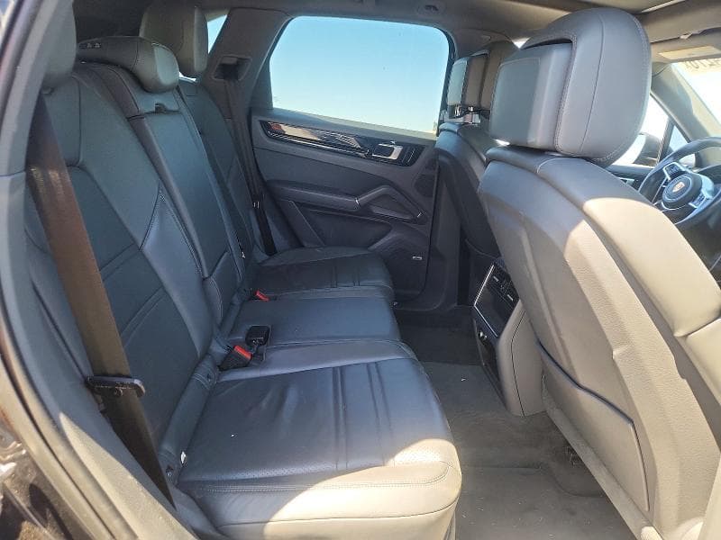 2019 PORSCHE CAYENNE 11