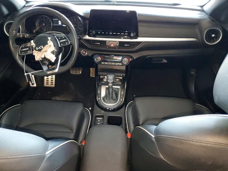 2024 KIA FORTE GT LINE 8
