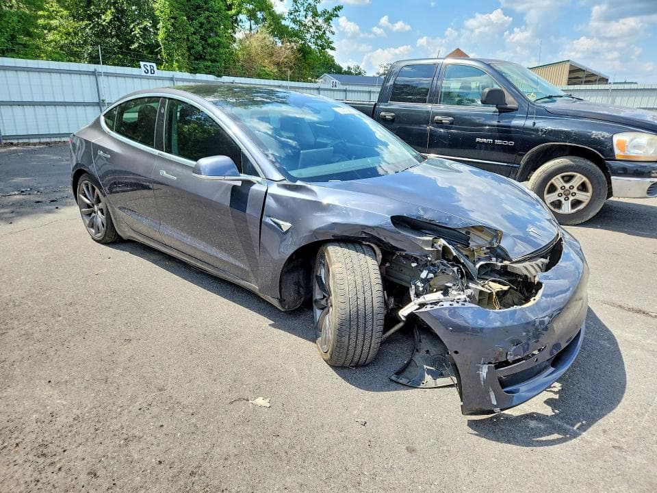 2019 TESLA MODEL 3 4
