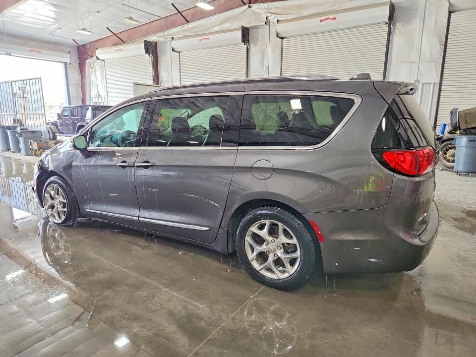 2017 CHRYSLER PACIFICA LIMITED 2