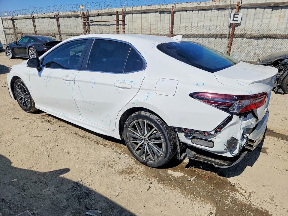 2023 TOYOTA CAMRY SE 2