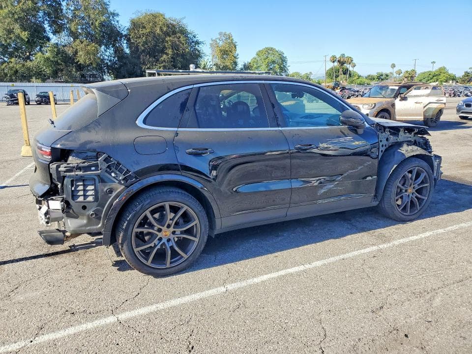 2023 PORSCHE CAYENNE BASE/PLATINUM EDITION 3