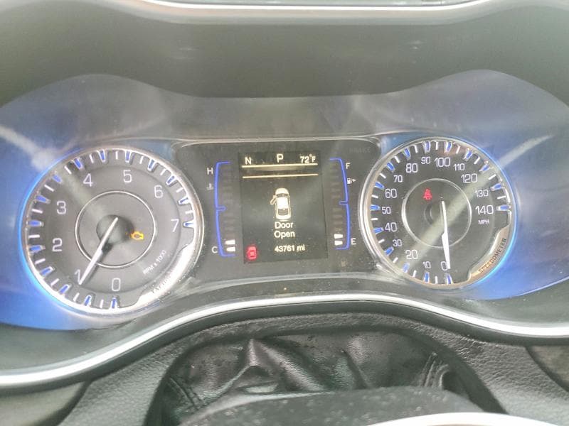 2017 CHRYSLER 200 LIMITED 9