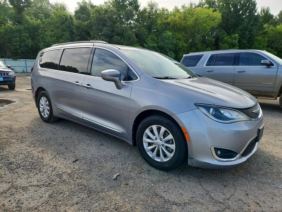 2017 CHRYSLER PACIFICA TOURING L 4