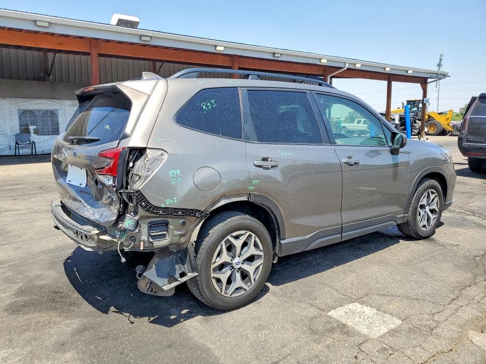 2020 SUBARU FORESTER PREMIUM 3