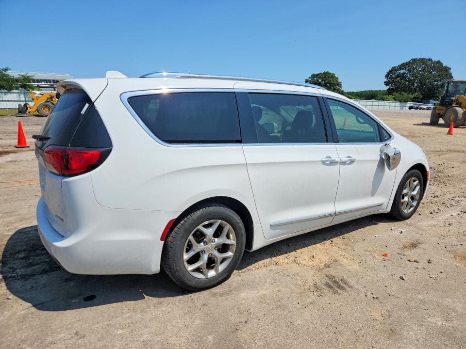 2019 CHRYSLER PACIFICA LIMITED 3