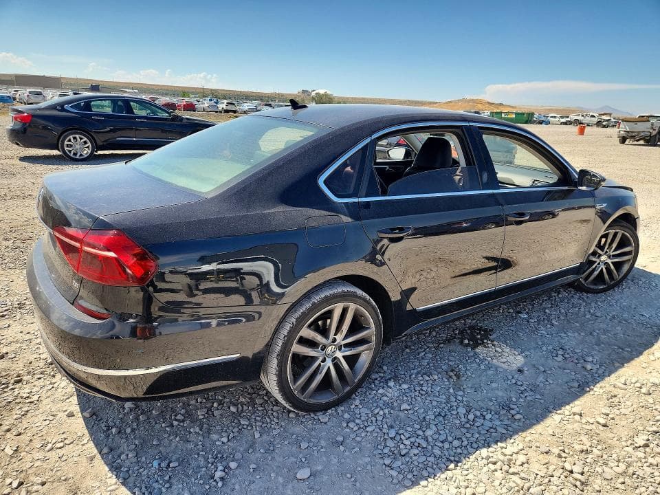 2017 VOLKSWAGEN PASSAT R-LINE 3