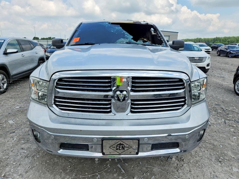 2019 RAM 1500 CLASSIC SLT 5