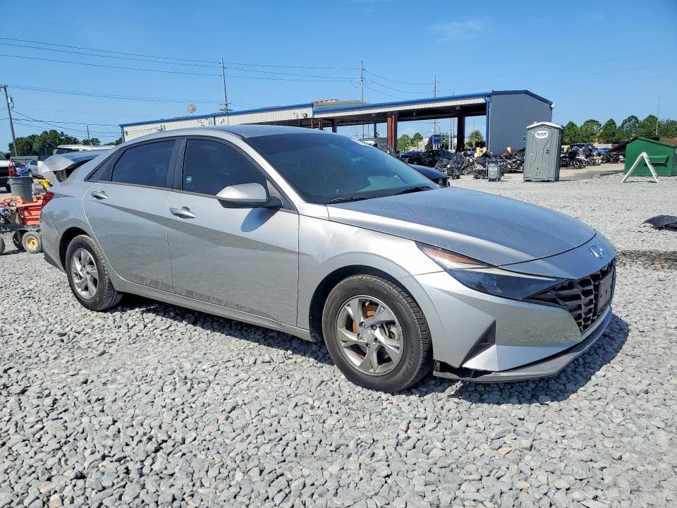 2021 HYUNDAI ELANTRA SE 4