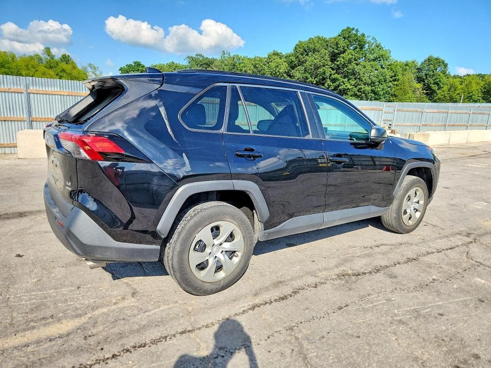 2021 TOYOTA RAV4 LE 3