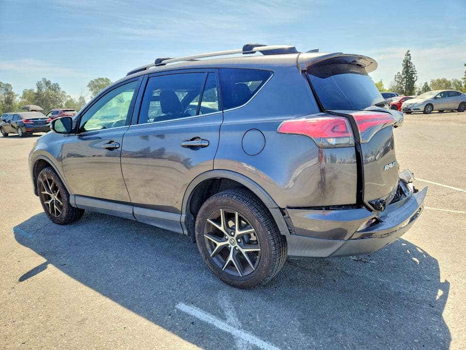 2018 TOYOTA RAV4 SE 2