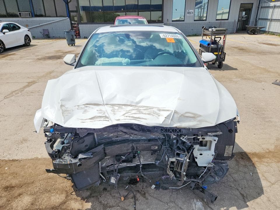 2024 HYUNDAI ELANTRA LIMITED 5