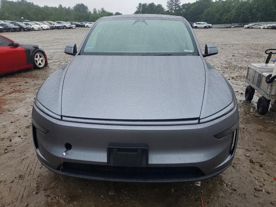 2026 TESLA MODEL Y 5