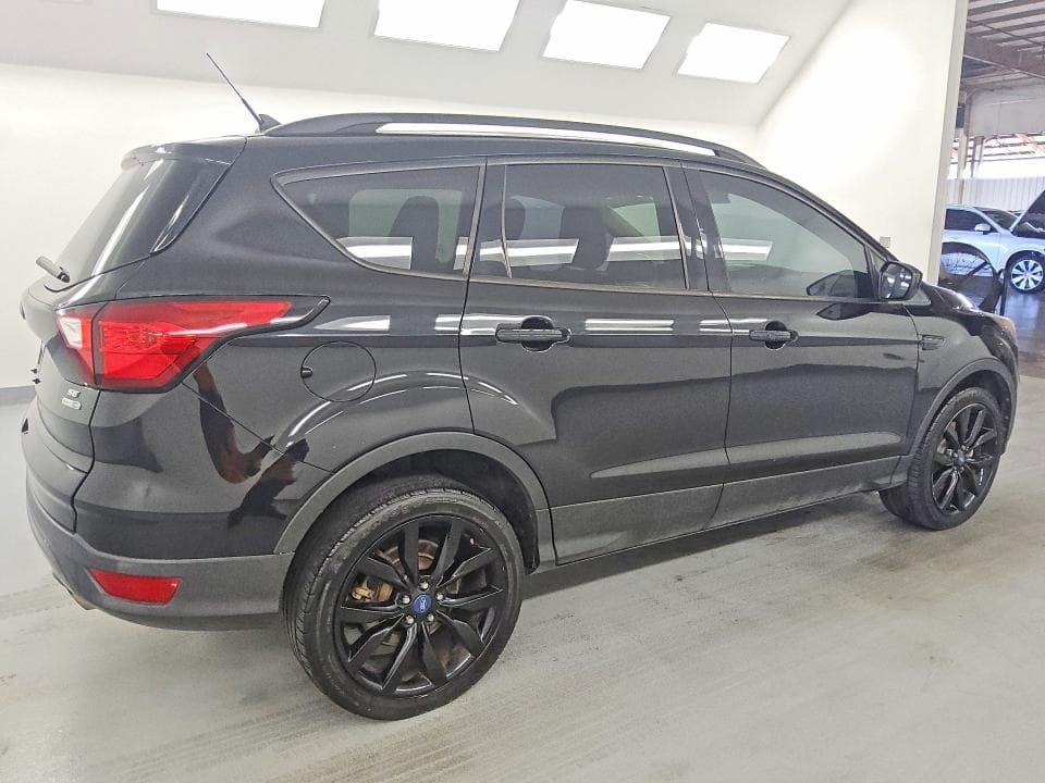 2019 FORD ESCAPE SE 3