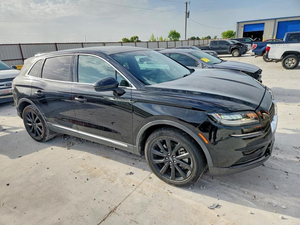 2021 LINCOLN NAUTILUS RESERVE 4