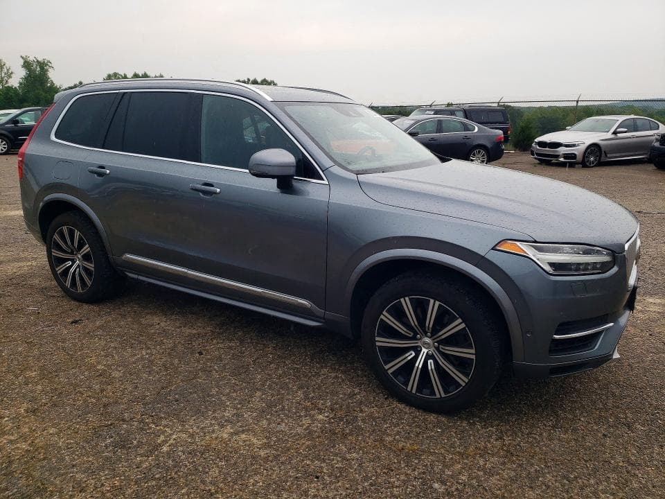2017 VOLVO XC90 T8 4
