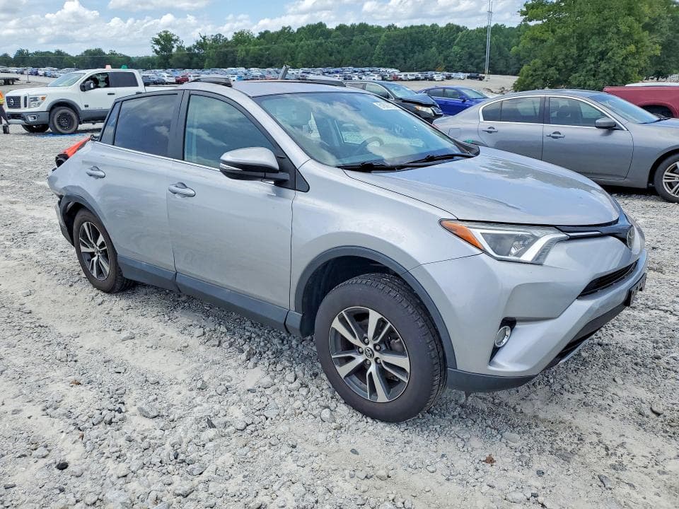 2017 TOYOTA RAV4 XLE 4