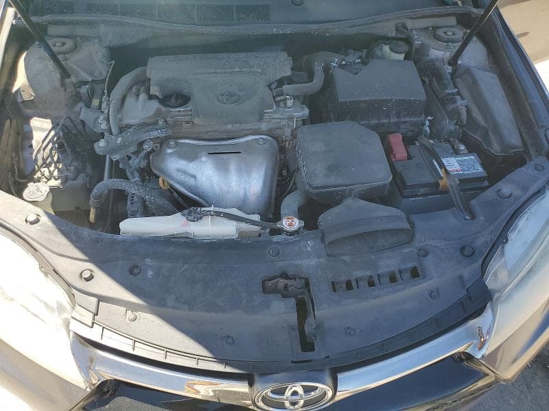 2017 TOYOTA CAMRY SE 11