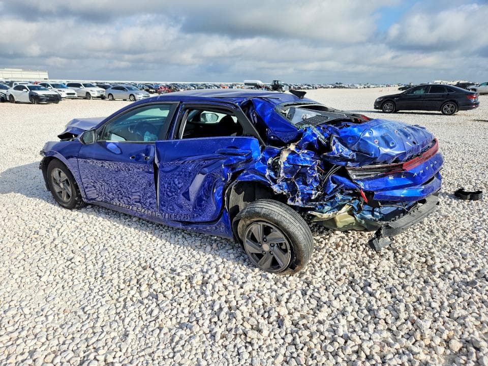2025 HYUNDAI ELANTRA SE 2