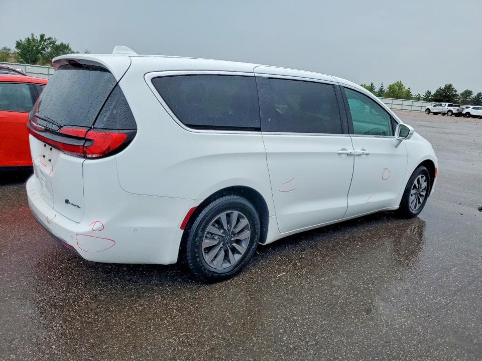 2022 CHRYSLER PACIFICA HYBRID TOURING L 3