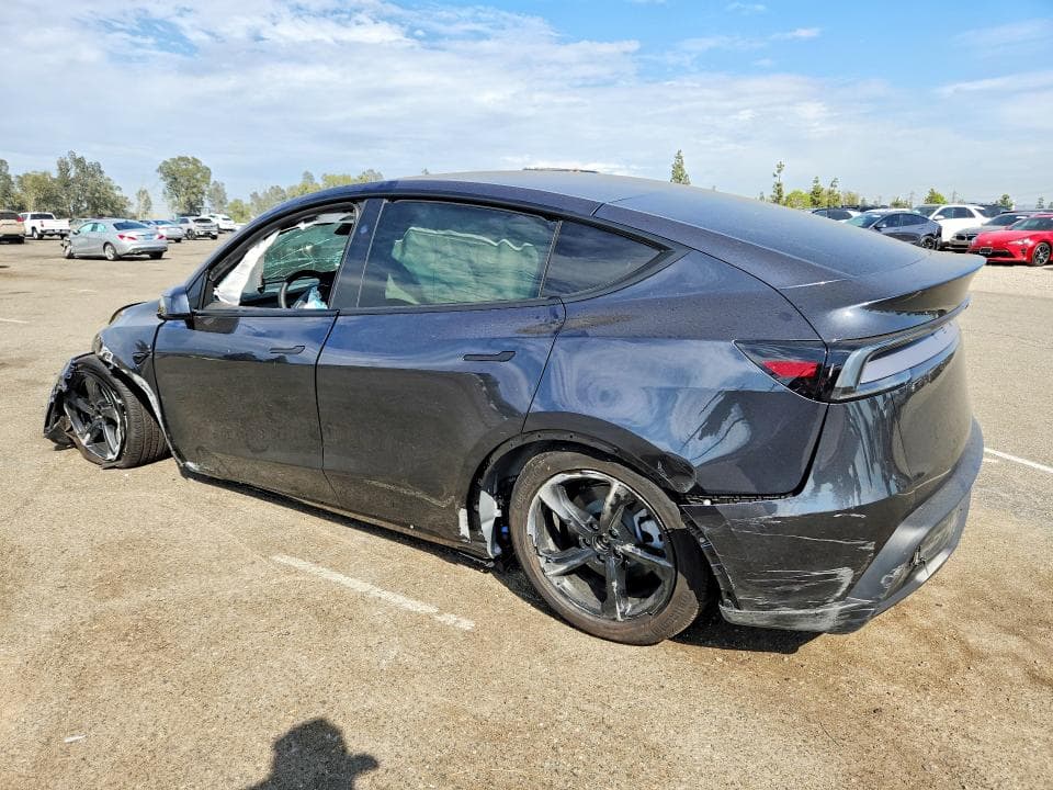 2026 TESLA MODEL Y 2
