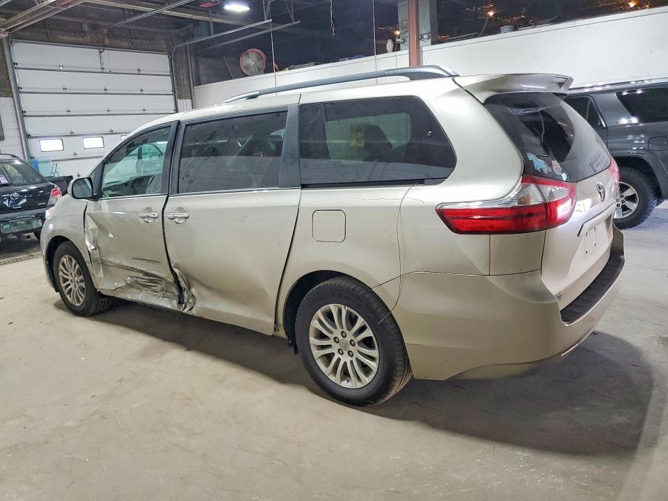 2017 TOYOTA SIENNA XLE 8-PASSENGER 2