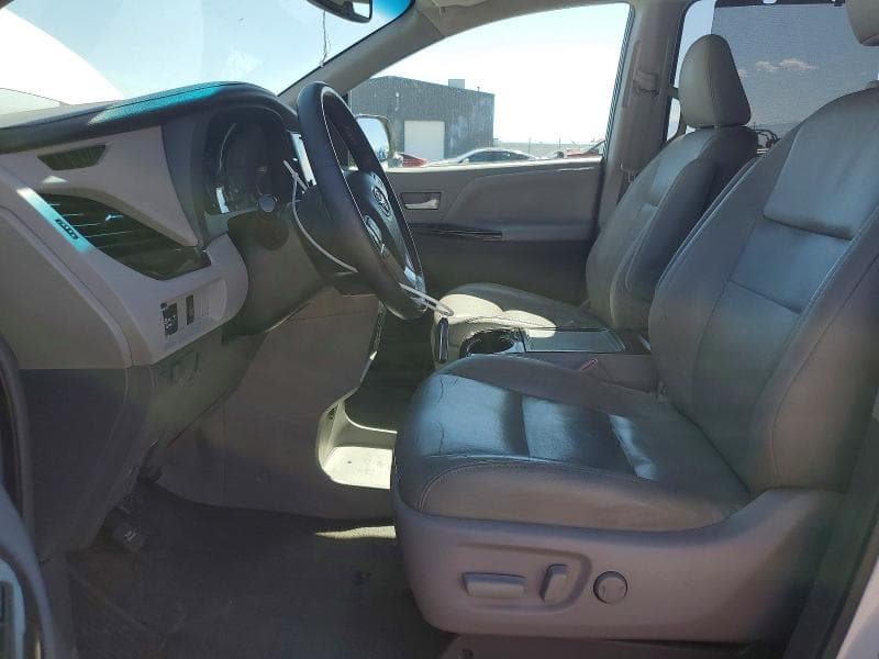 2017 TOYOTA SIENNA XLE 8-PASSENGER 7