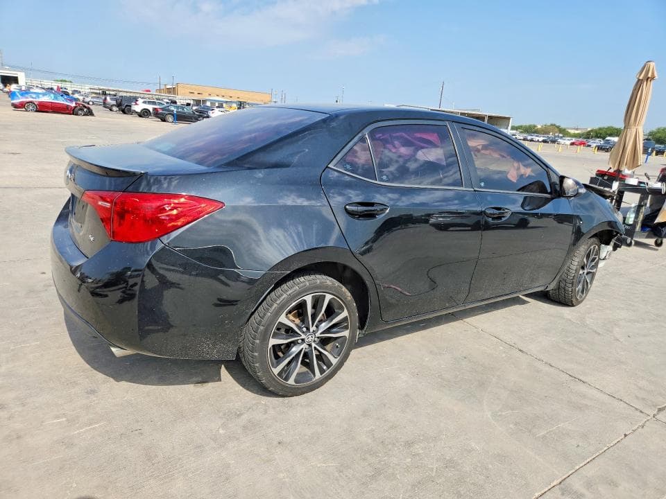 2017 TOYOTA COROLLA SE 3