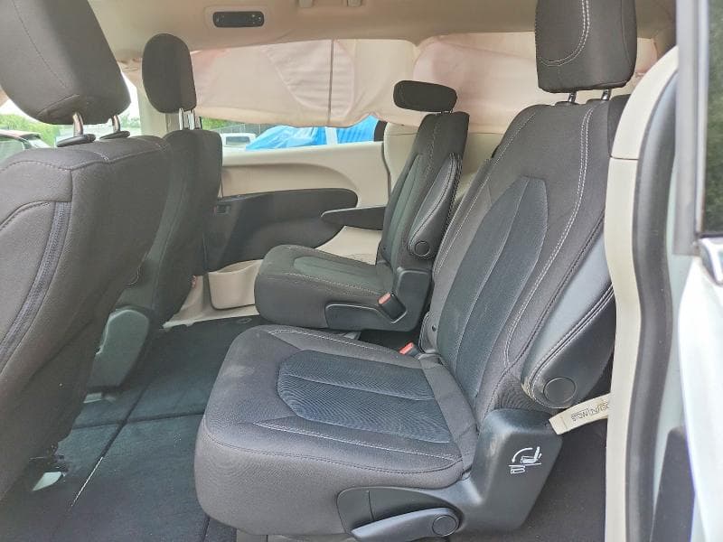 2023 CHRYSLER VOYAGER LX 11