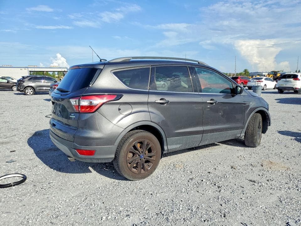 2018 FORD ESCAPE SE 3