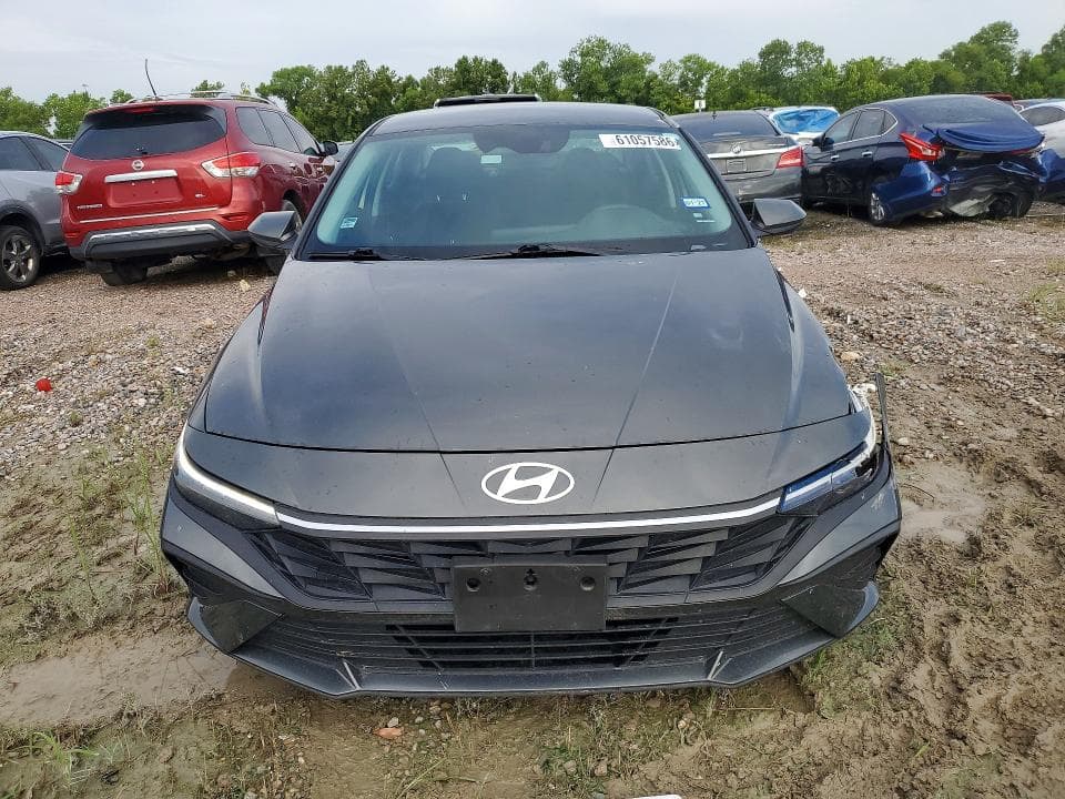 2024 HYUNDAI ELANTRA SEL 5