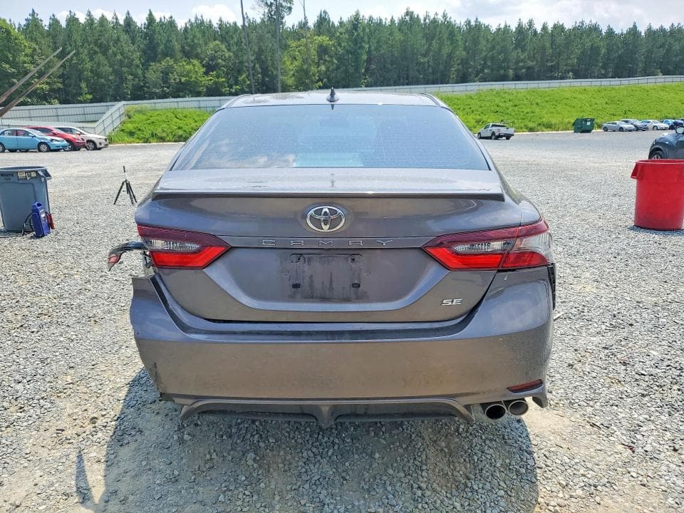 2021 TOYOTA CAMRY SE 6