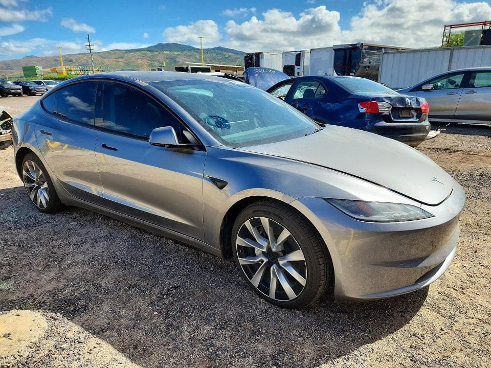 2025 TESLA MODEL 3 4