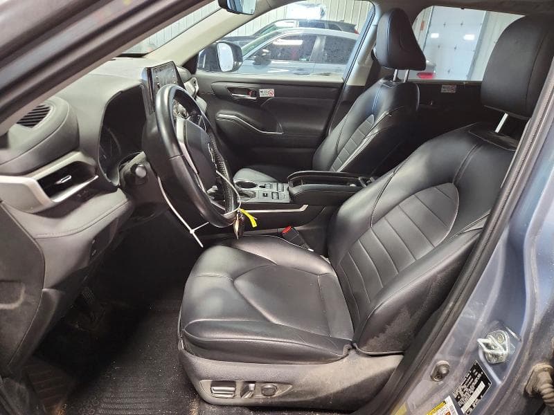 2022 TOYOTA HIGHLANDER XLE 7