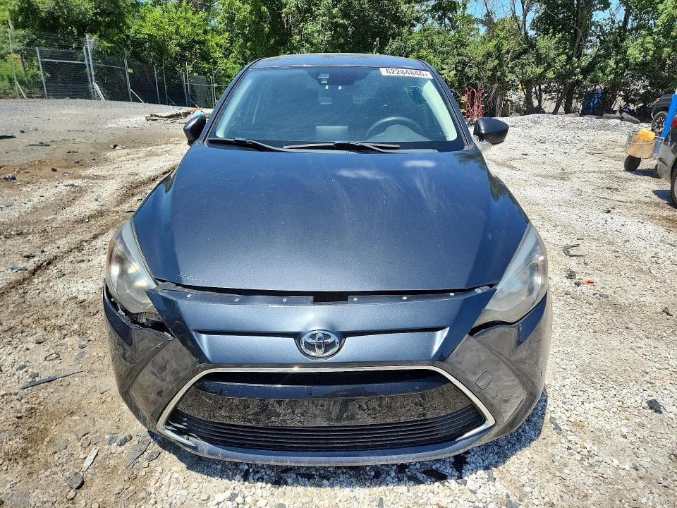 2017 TOYOTA YARIS IA BASE 5