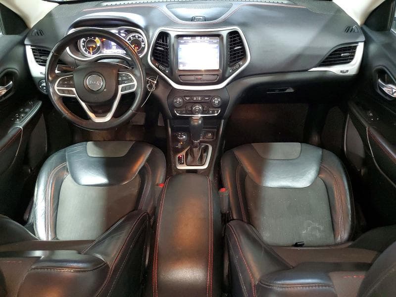 2017 JEEP CHEROKEE TRAILHAWK 8