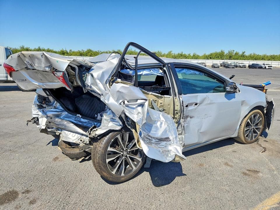 2018 TOYOTA COROLLA SE 3