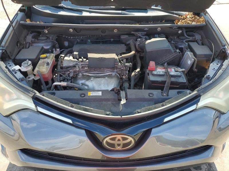 2018 TOYOTA RAV4 XLE 12