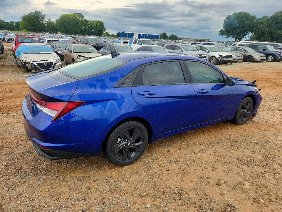 2023 HYUNDAI ELANTRA SEL 3