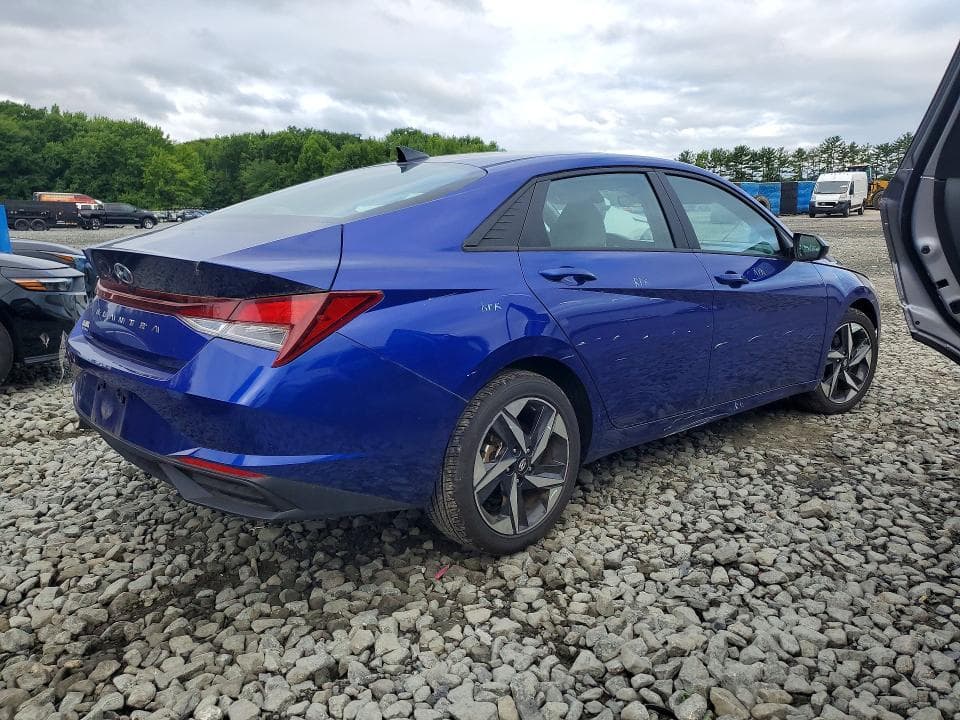 2023 HYUNDAI ELANTRA SEL 3