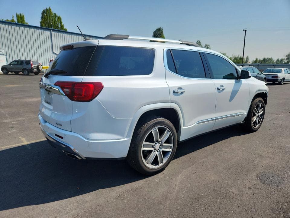 2017 GMC ACADIA DENALI 3
