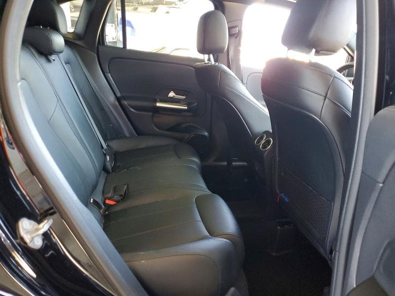 2021 MERCEDES-BENZ GLA 250 10