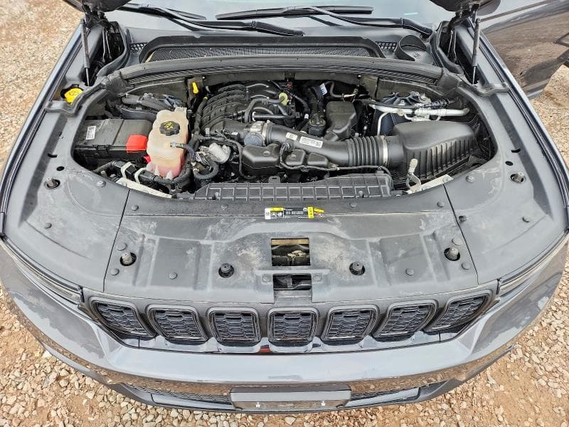 2024 JEEP GRAND CHEROKEE LAREDO 12