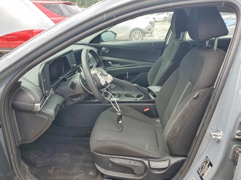 2023 HYUNDAI ELANTRA SE 7