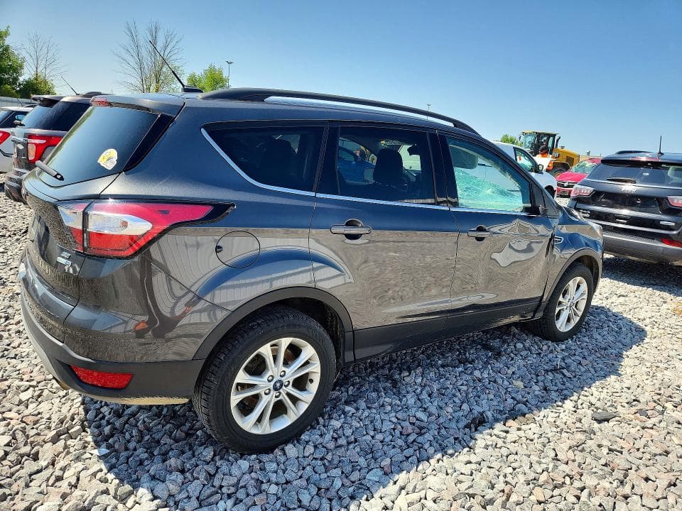 2018 FORD ESCAPE SE 3