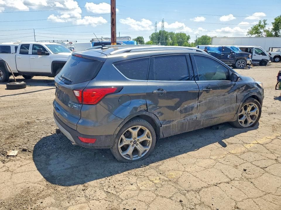 2019 FORD ESCAPE TITANIUM 3