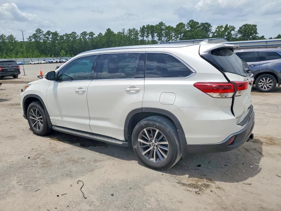 2018 TOYOTA HIGHLANDER XLE 2
