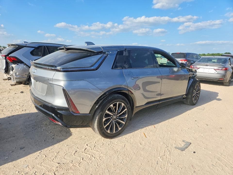 2024 CADILLAC LYRIQ SPORT 3