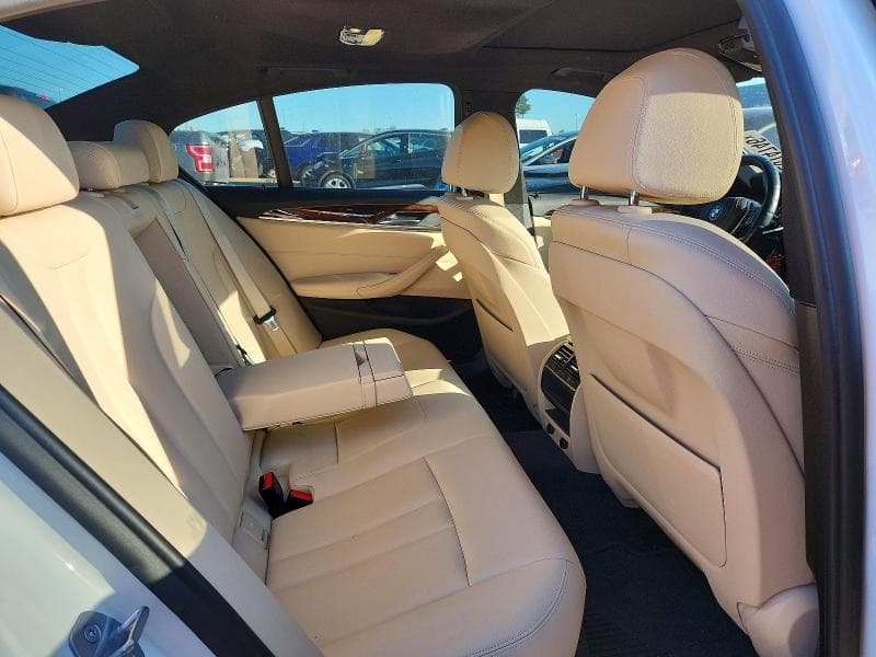 2018 BMW 530 XI 10
